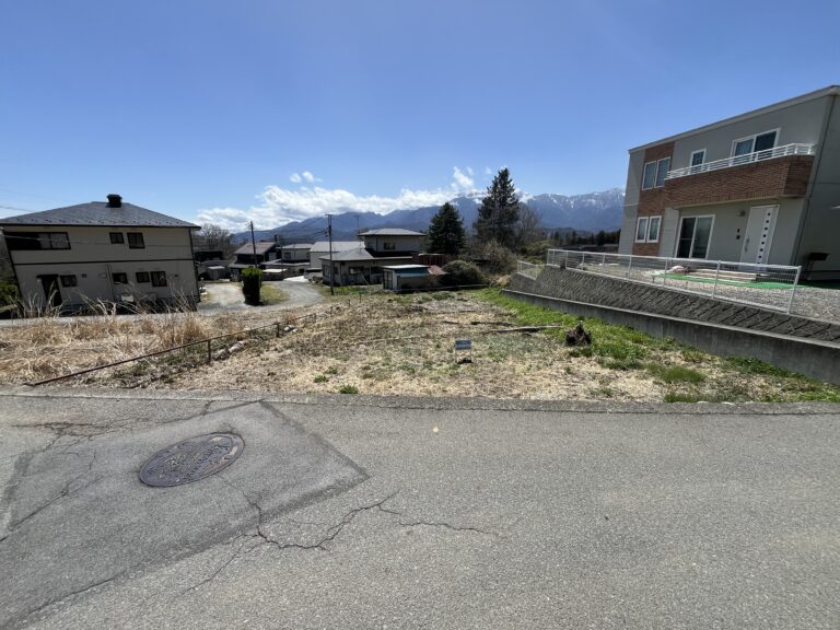 【土地】長坂駅徒歩圏内、南アルプスを一望する理想の南傾斜地