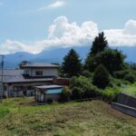 Within walking distance of Nagasaka Station, ideal southern slope with a panoramic view of the Southern Alps.