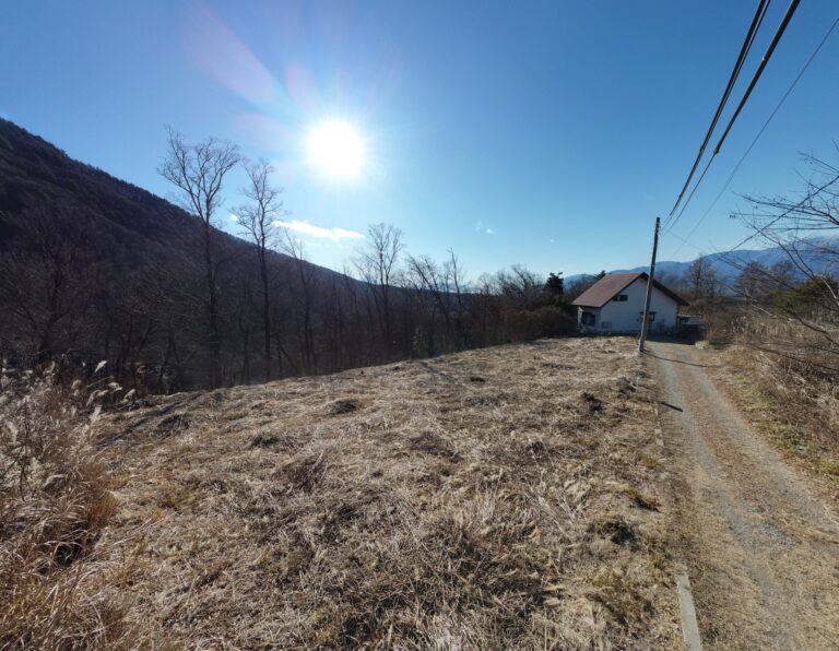 【土地】高台から山々を望む、陽光あふれる静寂の地
