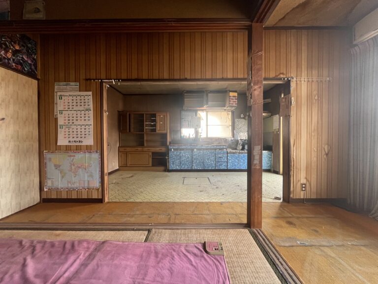 【中古物件】野辺山駅徒歩8分。 畑と山々が織りなす、圧巻のロケーションに住まう。