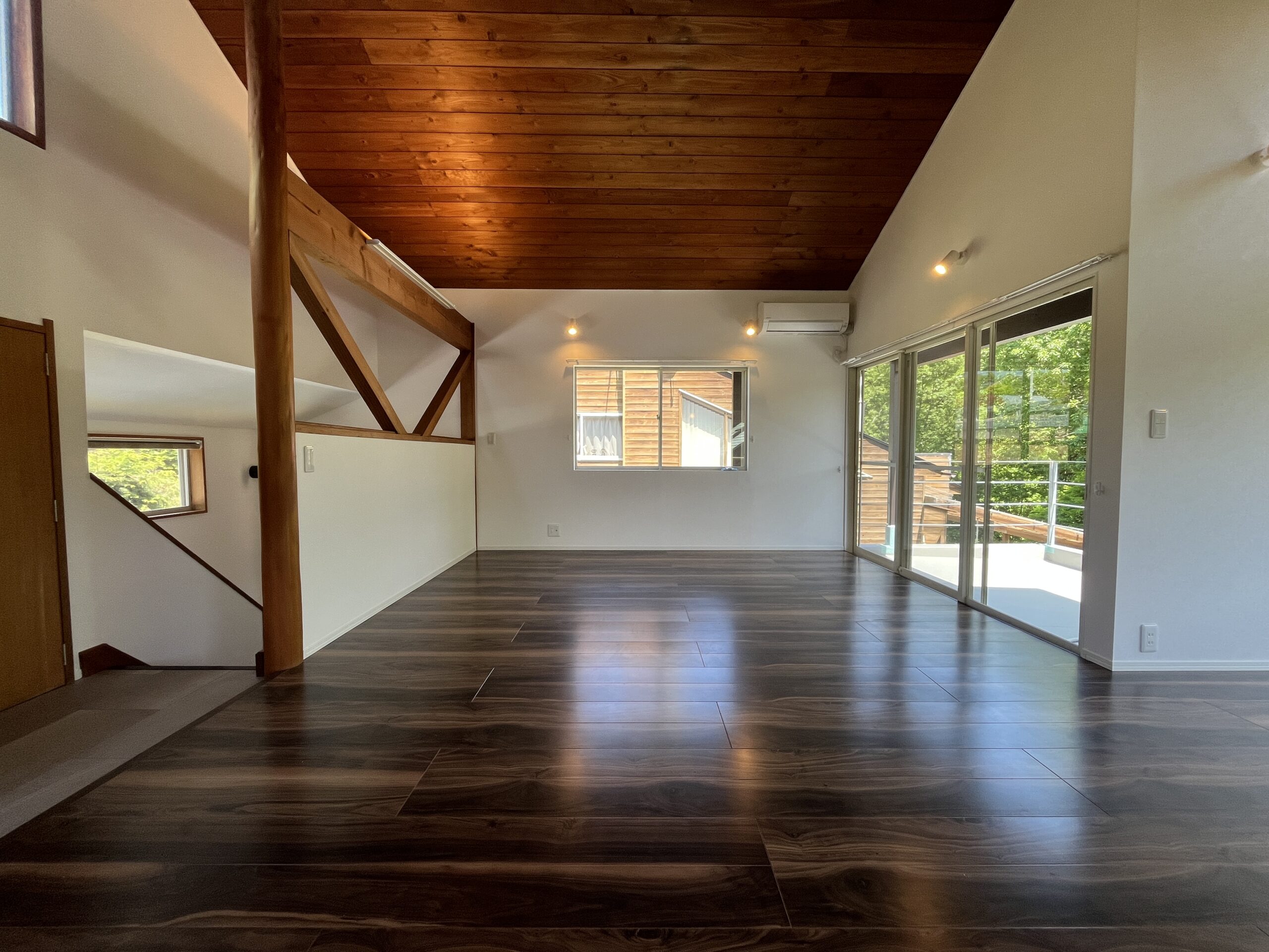 【中古戸建】建築士が描いた別荘を、現代の暮らしへ。 INAKA Life Reborn 八ヶ岳Ⅱ ― リノベーション済みデザイナーズハウス。