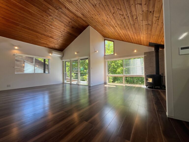 【中古戸建】建築士が描いた別荘を、現代の暮らしへ。 INAKA Life Reborn 八ヶ岳Ⅱ ― リノベーション済みデザイナーズハウス。