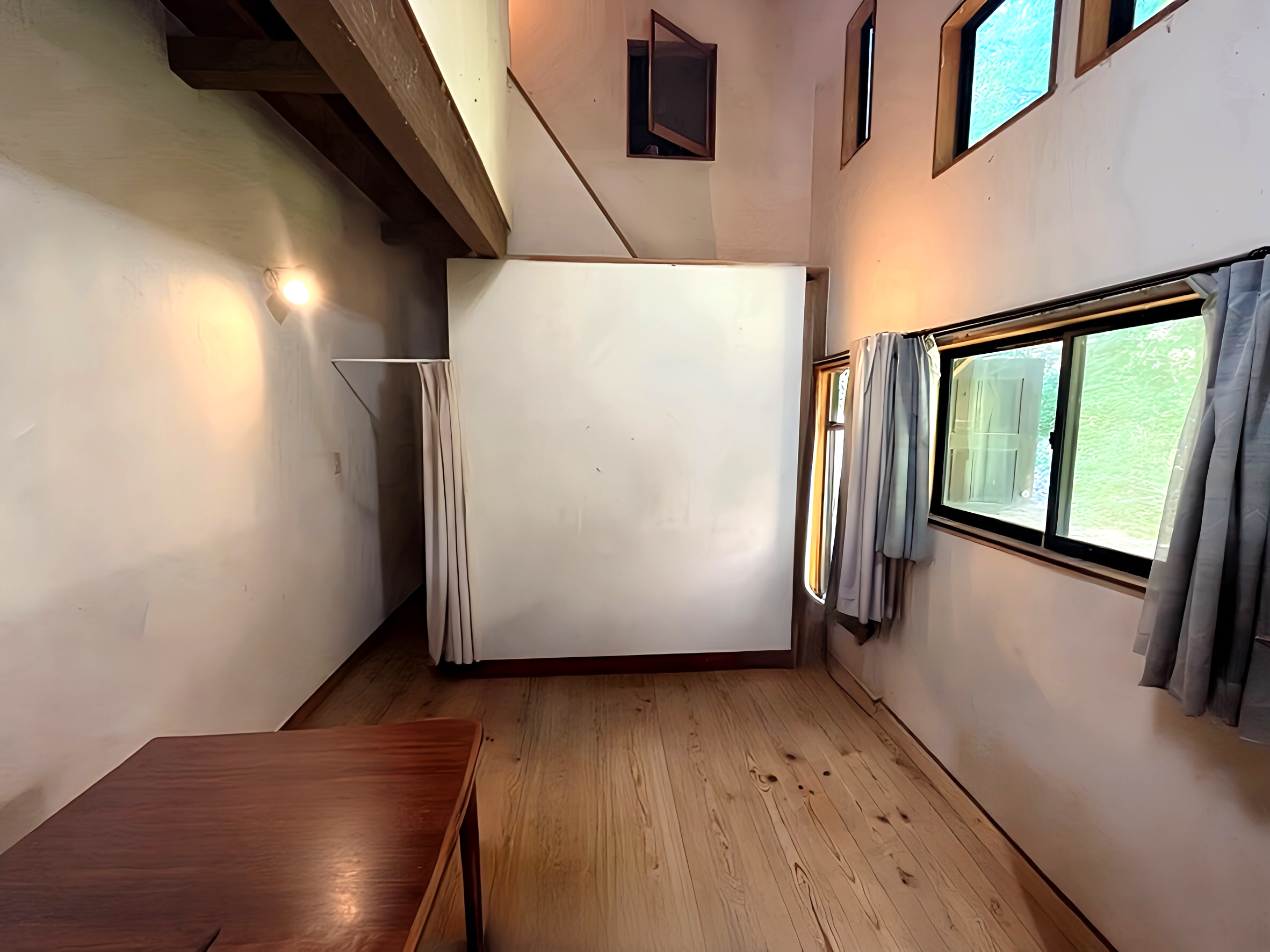 【中古物件】木々に包まれた静かな住環境。 木のぬくもりを感じる、3LDK＋地下室付きの住まい。