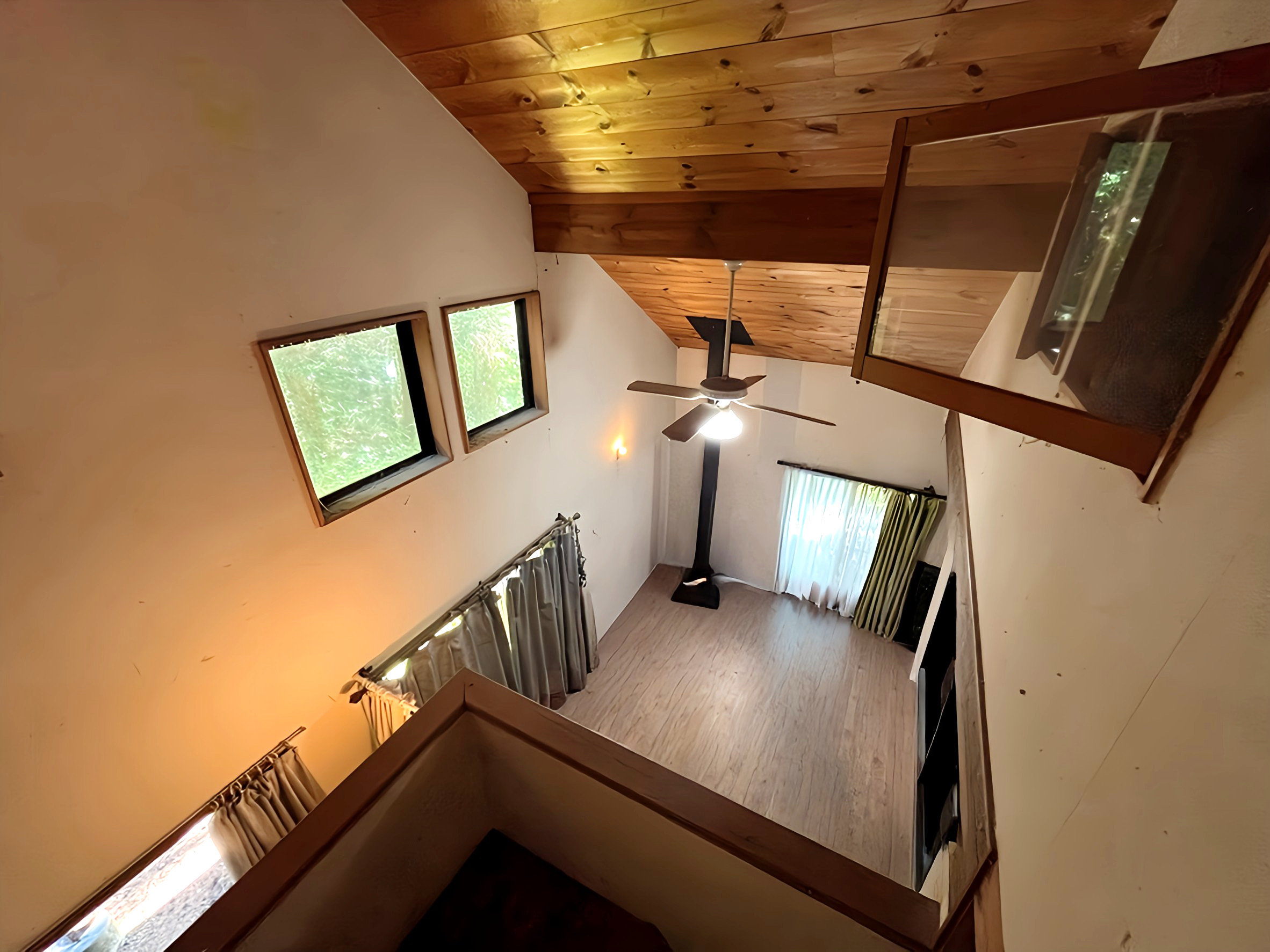 【中古物件】木々に包まれた静かな住環境。 木のぬくもりを感じる、3LDK＋地下室付きの住まい。