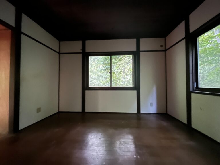 【中古物件】山の中にひっそりと佇む、囲炉裏のある一軒家。