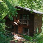 【中古物件】木々に包まれた静かな住環境。 木のぬくもりを感じる、3LDK＋地下室付きの住まい。