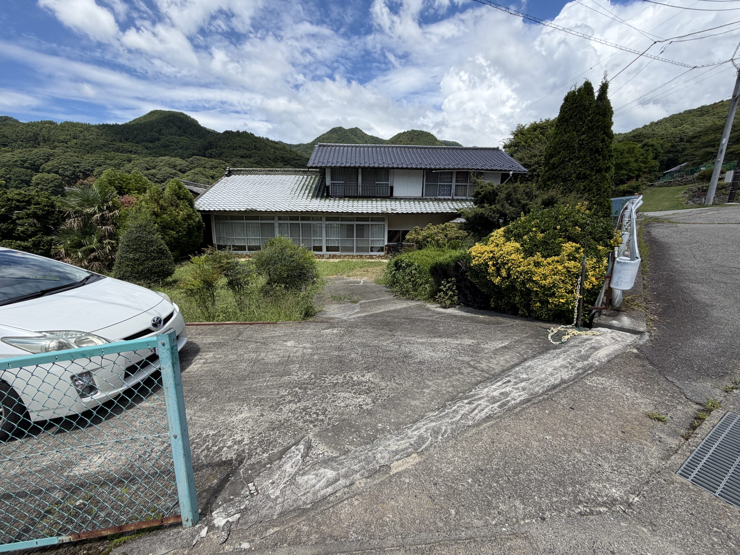 【中古物件】高台から田園と南アルプスを望む。 里山の風景に溶け込む、趣ある古民家。