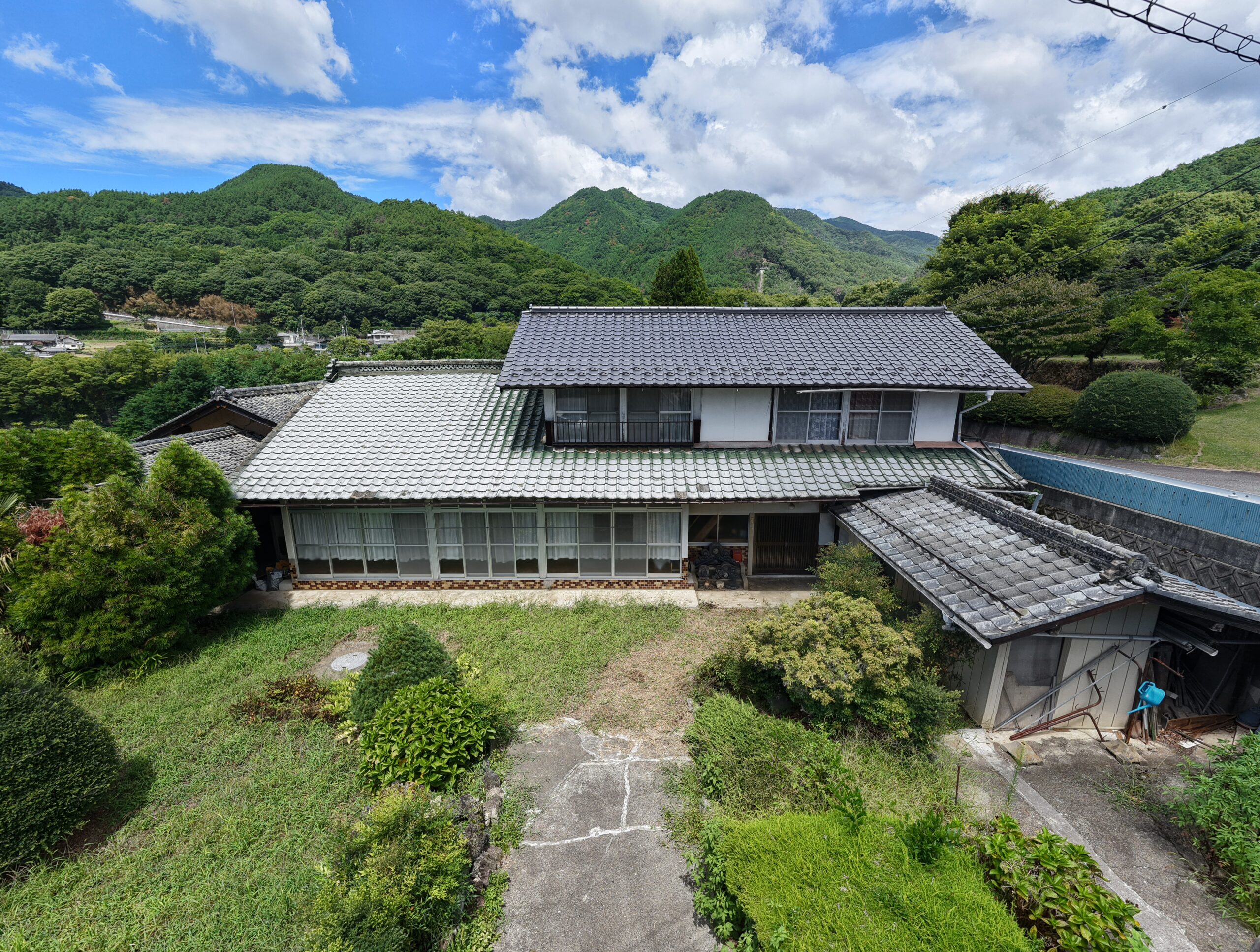 【中古物件】高台から田園と南アルプスを望む。 里山の風景に溶け込む、趣ある古民家。