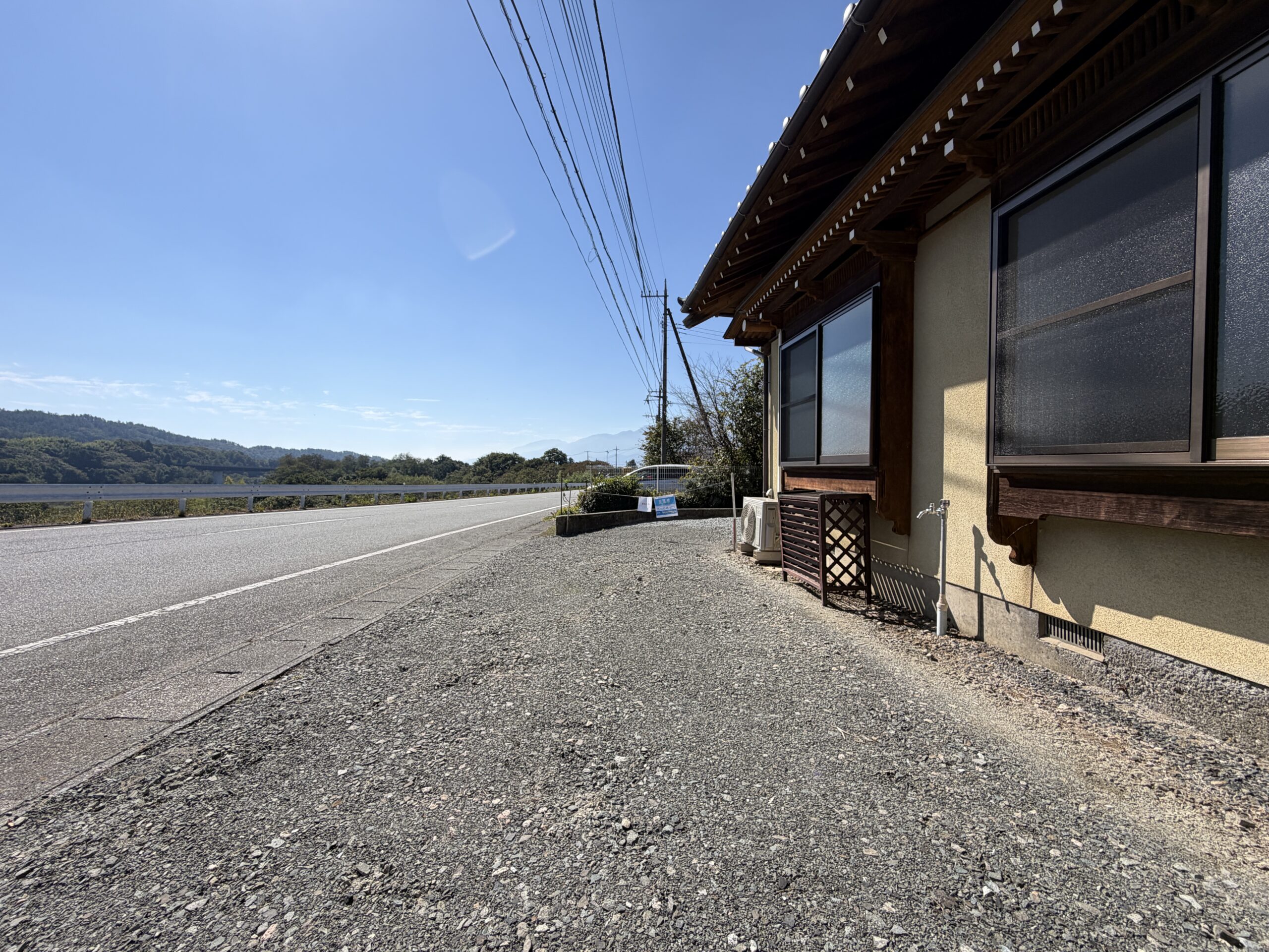 【中古物件】山並みを望む開放感と、日本家屋ならではの趣。 和のぬくもりを残して再生した、リフォーム済み5LDK。