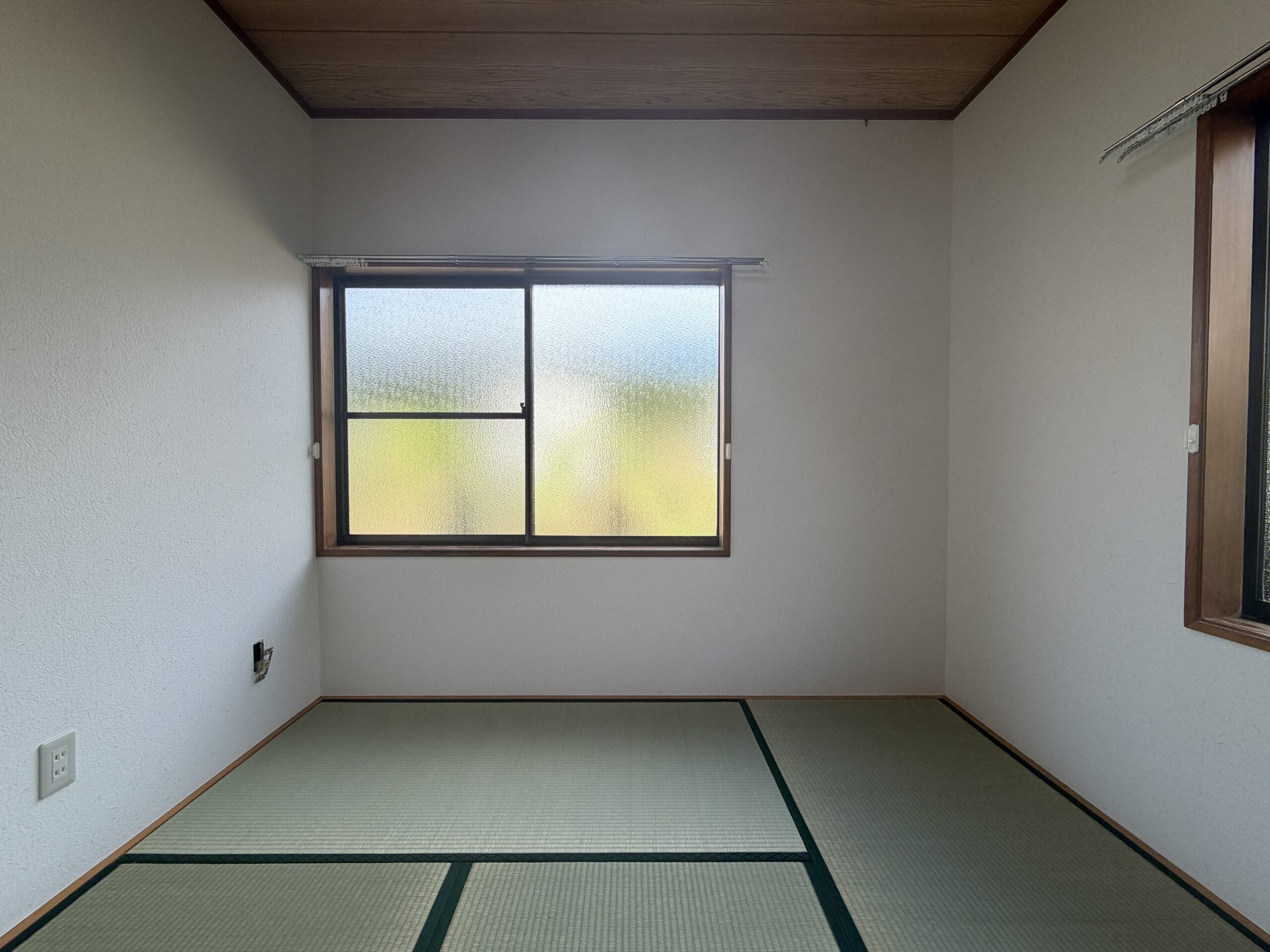 【中古物件】山並みを望む開放感と、日本家屋ならではの趣。 和のぬくもりを残して再生した、リフォーム済み5LDK。