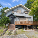 【中古物件】薪ストーブと木のぬくもりに包まれる。 上笹尾に佇む、ゆとりと趣のある住まい。