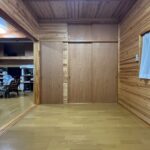 【中古物件】薪ストーブと木のぬくもりに包まれる。 上笹尾に佇む、ゆとりと趣のある住まい。