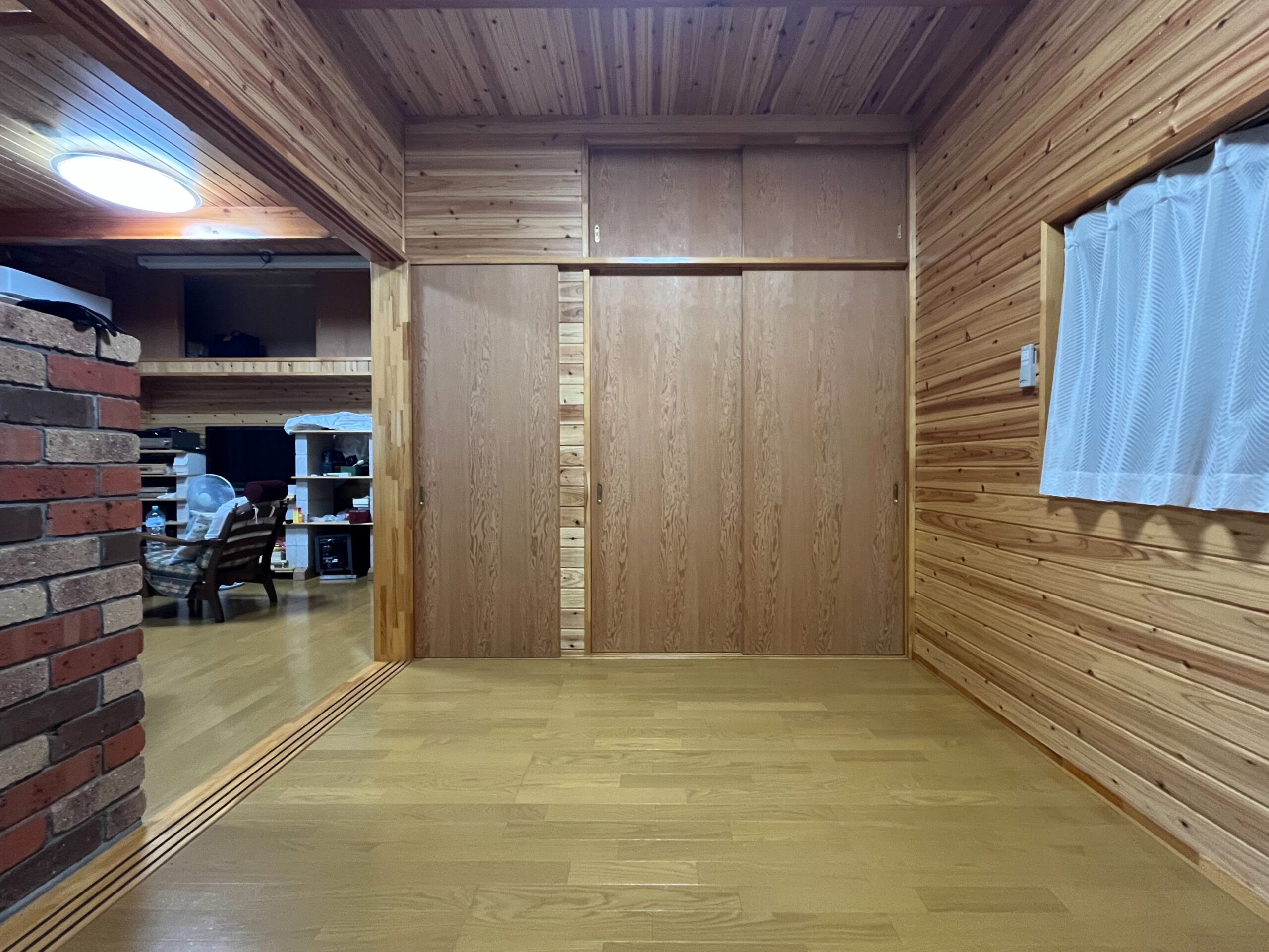 【中古物件】薪ストーブと木のぬくもりに包まれる。 上笹尾に佇む、ゆとりと趣のある住まい。