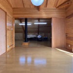 【中古物件】薪ストーブと木のぬくもりに包まれる。 上笹尾に佇む、ゆとりと趣のある住まい。