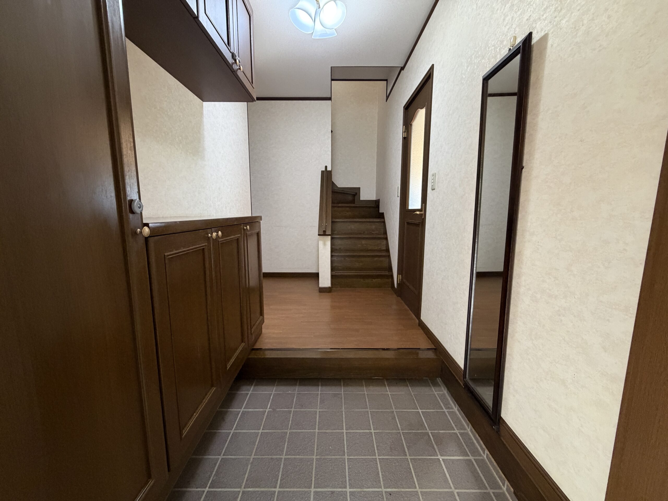 【中古物件】高台から望む、田園風景と雄大な山々。 開放感と暮らしやすさを兼ね備えた、プライベート性の高い一邸。