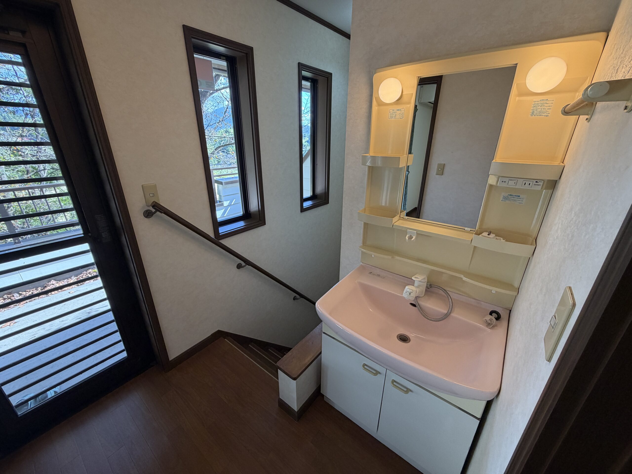 【中古物件】高台から望む、田園風景と雄大な山々。 開放感と暮らしやすさを兼ね備えた、プライベート性の高い一邸。