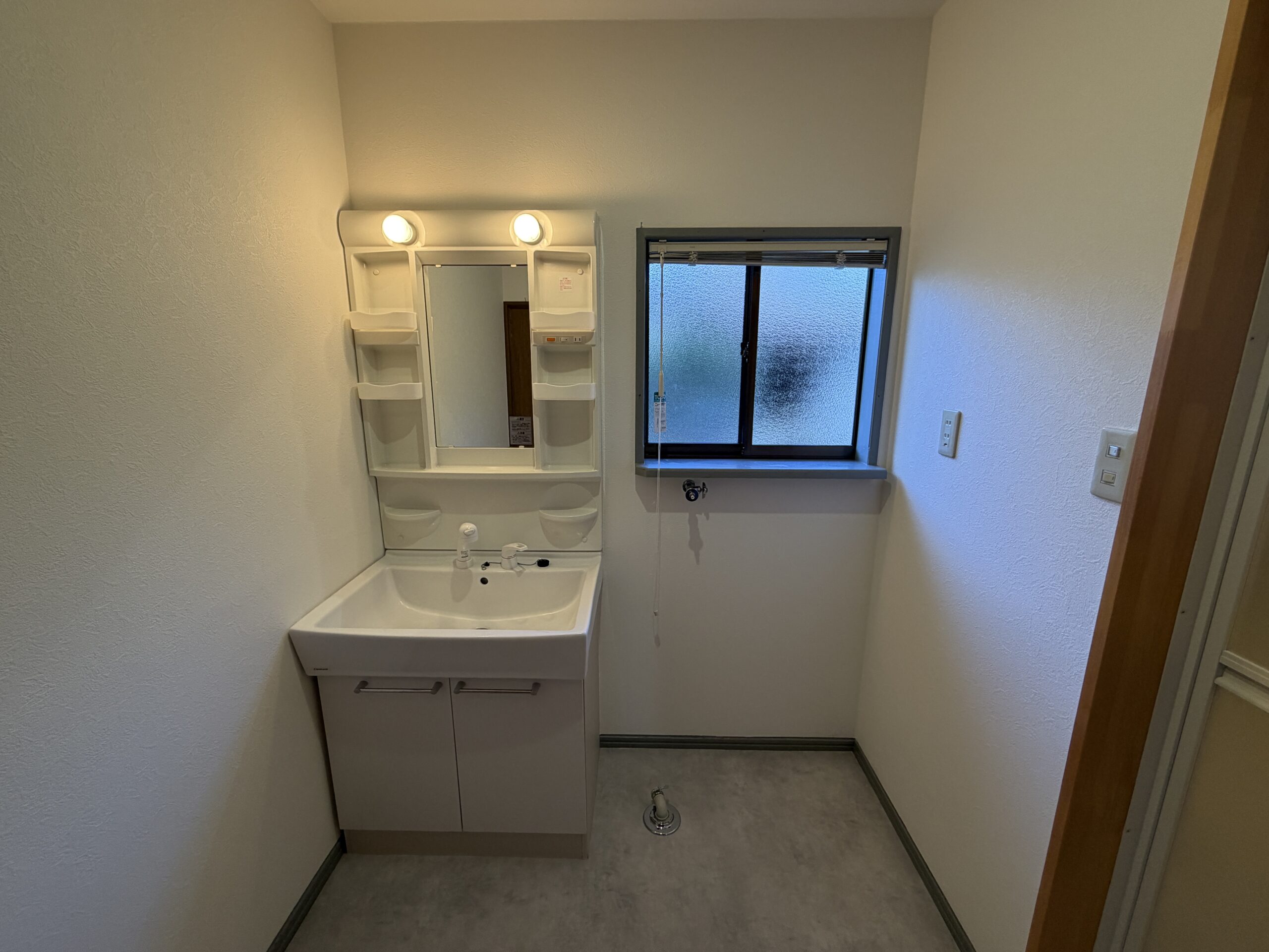 【中古物件】山並みを望む開放感と、日本家屋ならではの趣。 和のぬくもりを残して再生した、リフォーム済み5LDK。