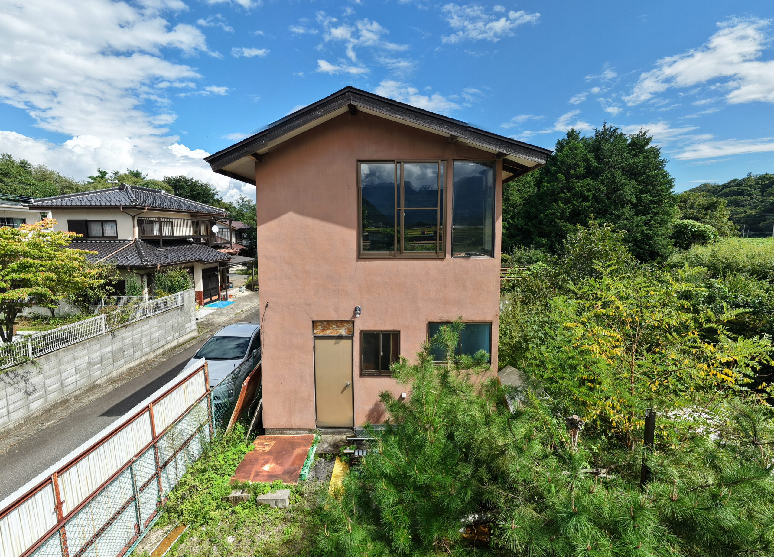 【中古戸建】園風景の先に、南アルプスを望む。 自分好みに再生を楽しむ、武川町山高の小さな一邸。
