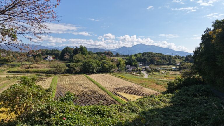 【中古物件】高台から望む、田園風景と雄大な山々。 開放感と暮らしやすさを兼ね備えた、プライベート性の高い一邸。